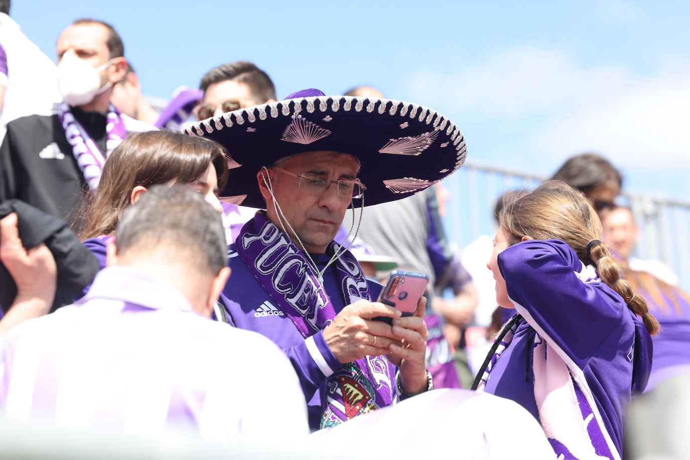 Fotos: La afición del Real Valladolid antes y durante el partido ante el Mirandés (1/2)