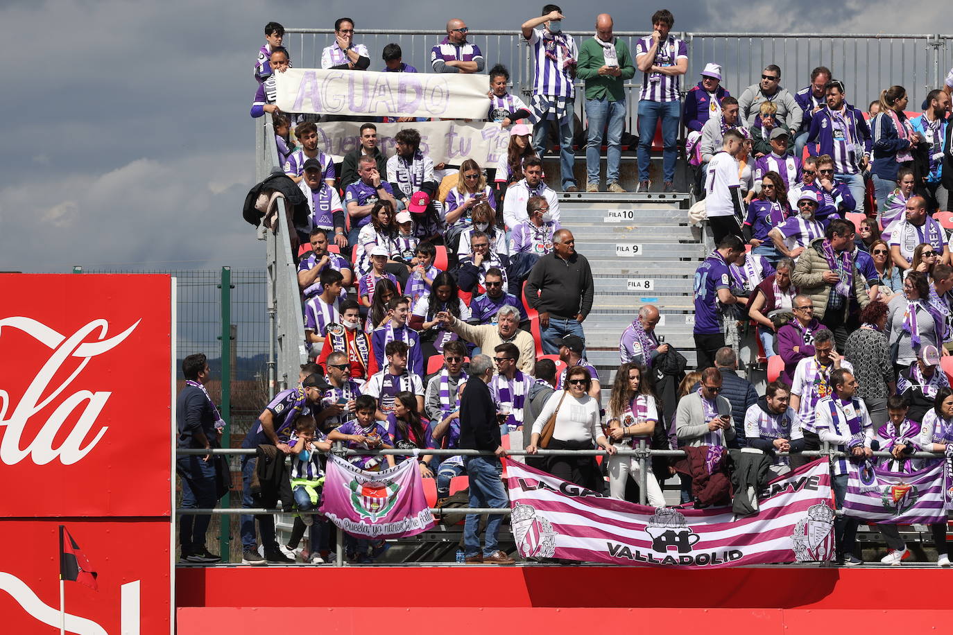 Fotos: La afición del Real Valladolid antes y durante el partido ante el Mirandés (1/2)