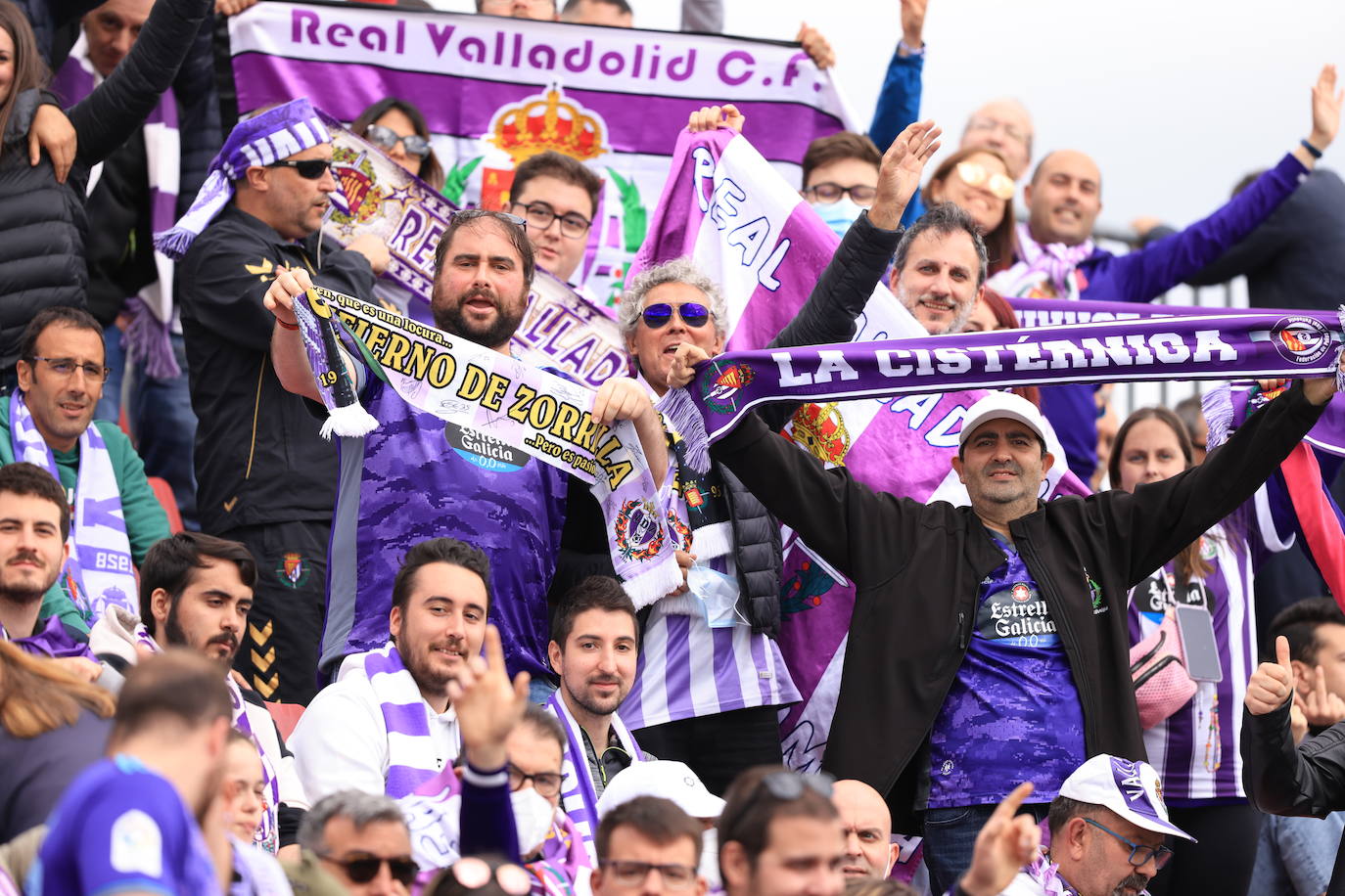 Fotos: La afición del Real Valladolid antes y durante el partido ante el Mirandés (2/2)