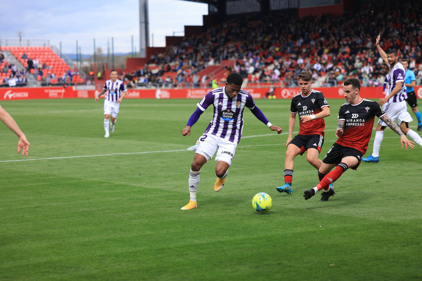 Fotos: Mirandés 0-1 Real Valladolid (1/2)