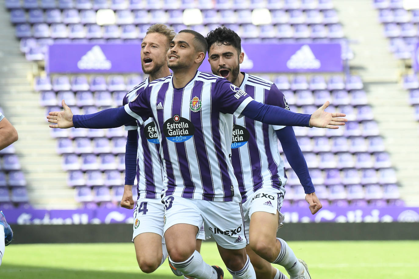 Empate a tres goles entre Valladolid Promesas y Cultural Leonesa.