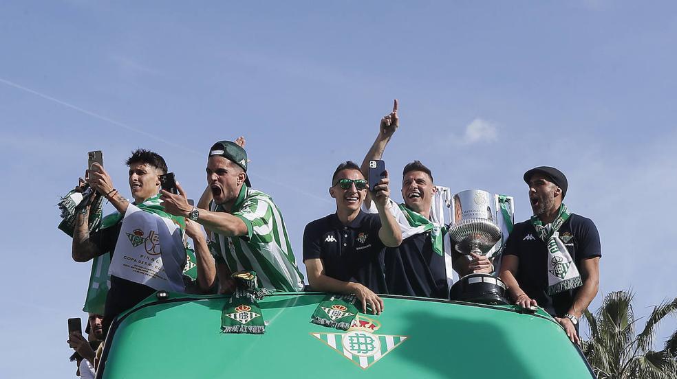 Sevilla se viste de verdiblanco