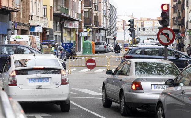 Retenciones en la salida de Panaderos al cruce de Caño Argales y Nicolás Salmerón. 