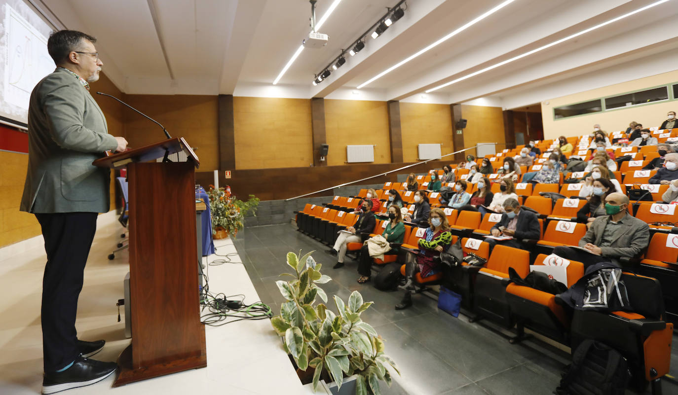 Fotos: Jornada científica con Alfredo Corell en Palencia sobre inmunología