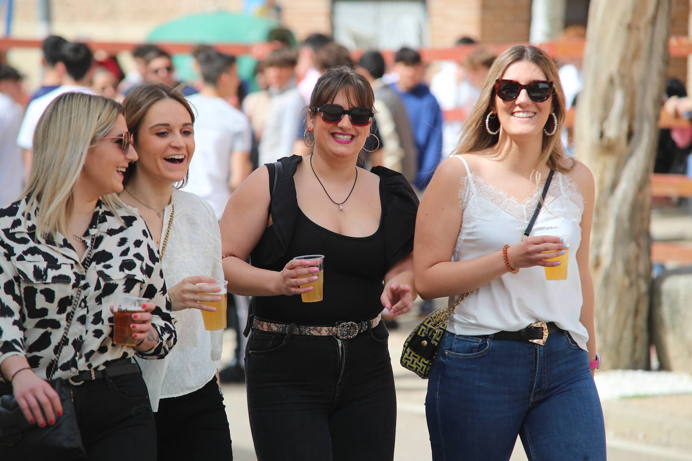 El municipio vallisoletano ha vivido una jornada festiva con toros y vino.