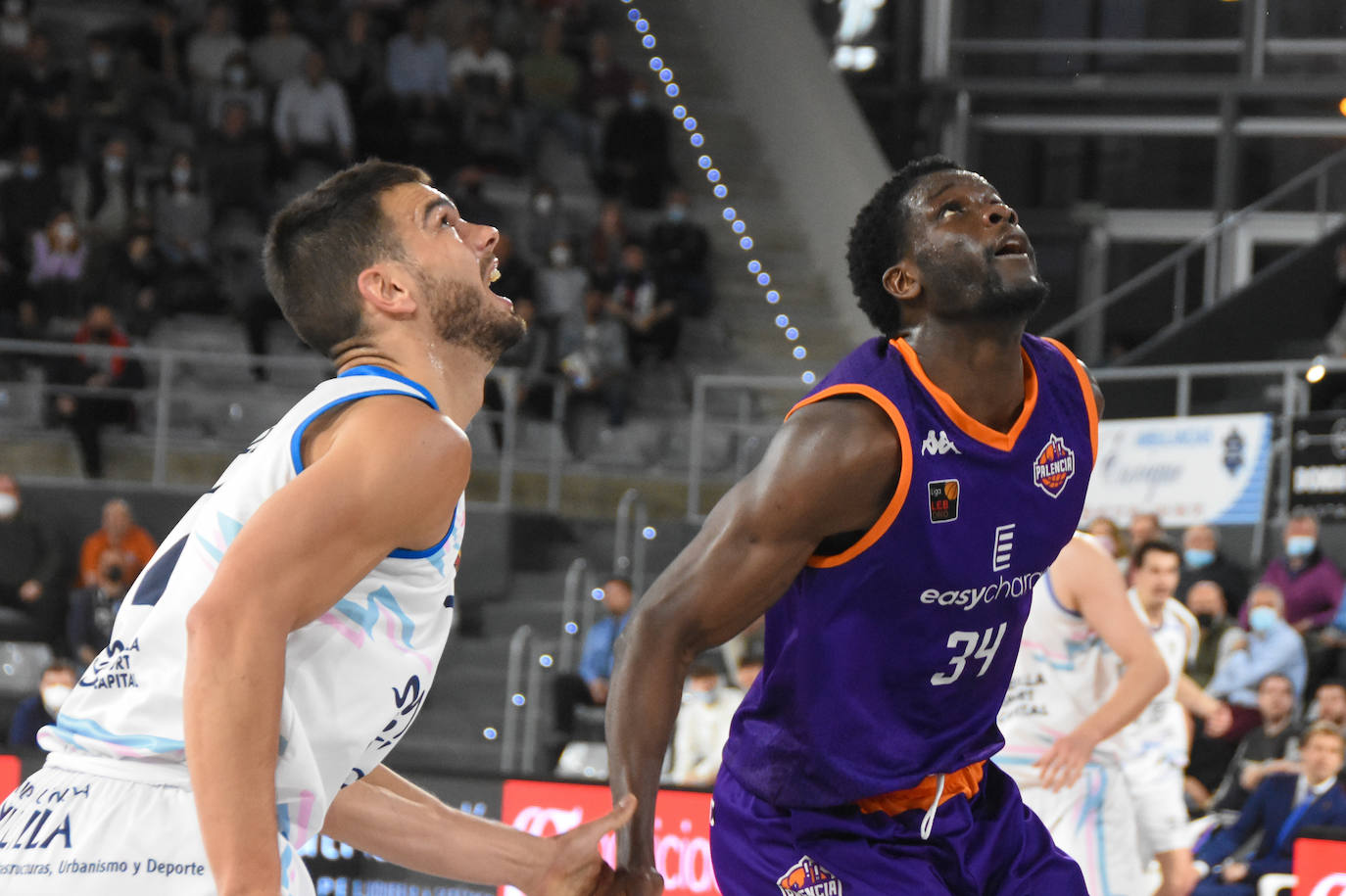 Fotos: El Palencia Baloncesto regresa a la victoria