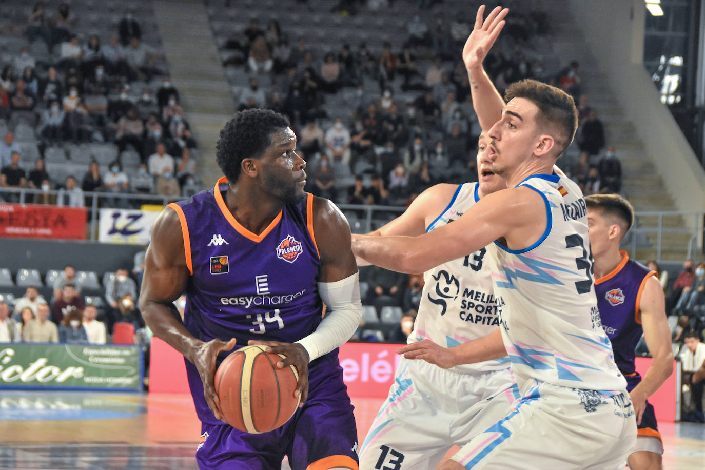 Fotos: El Palencia Baloncesto regresa a la victoria