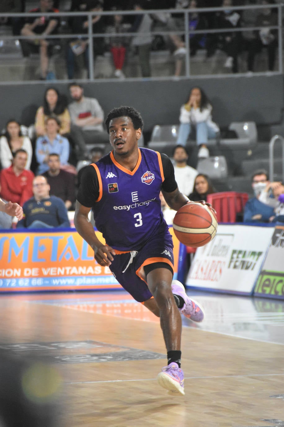 Fotos: El Palencia Baloncesto regresa a la victoria