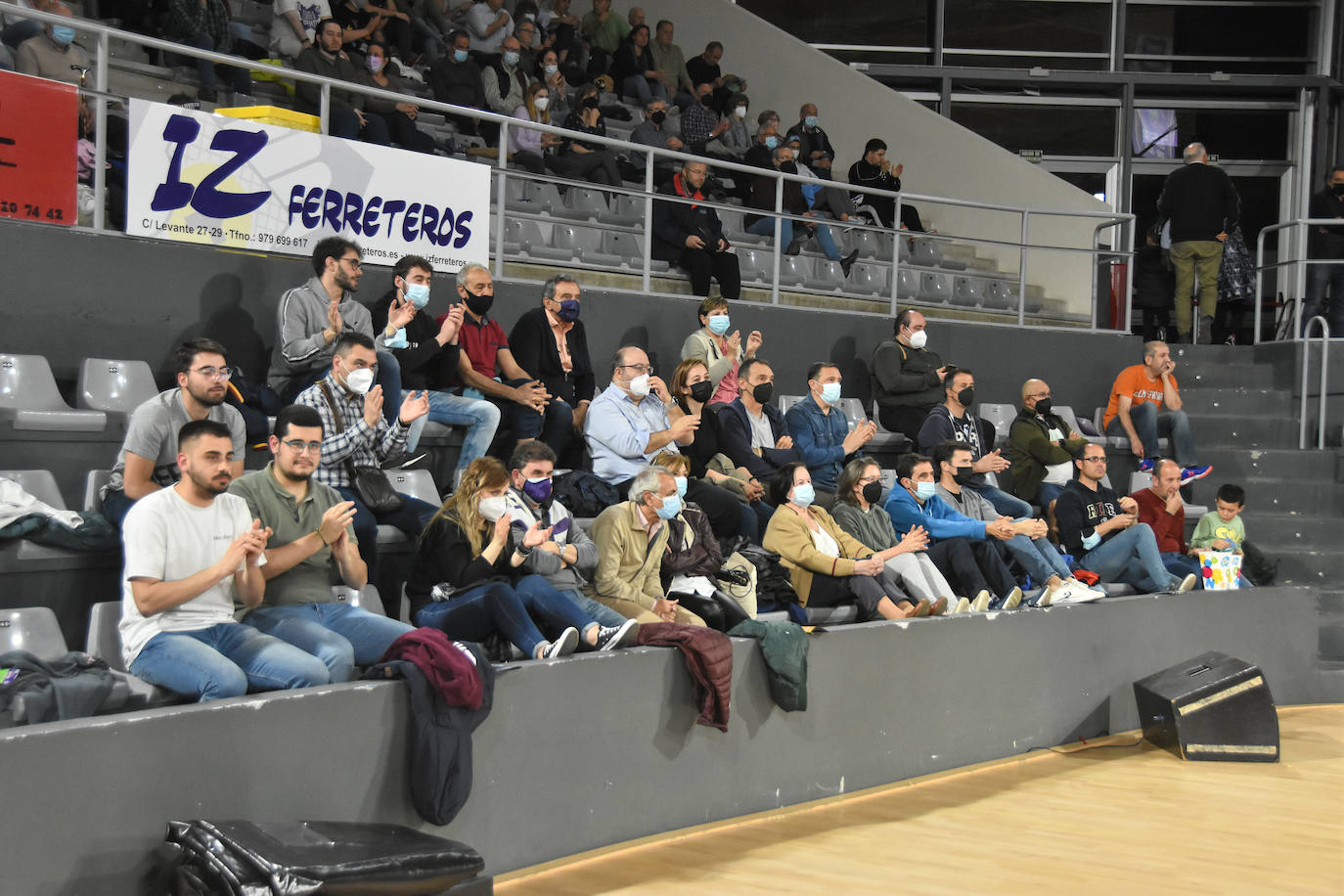 Fotos: El Palencia Baloncesto regresa a la victoria