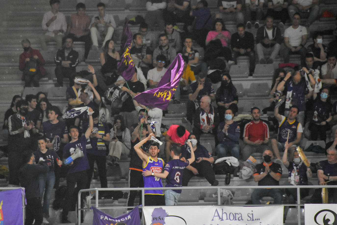 Fotos: El Palencia Baloncesto regresa a la victoria