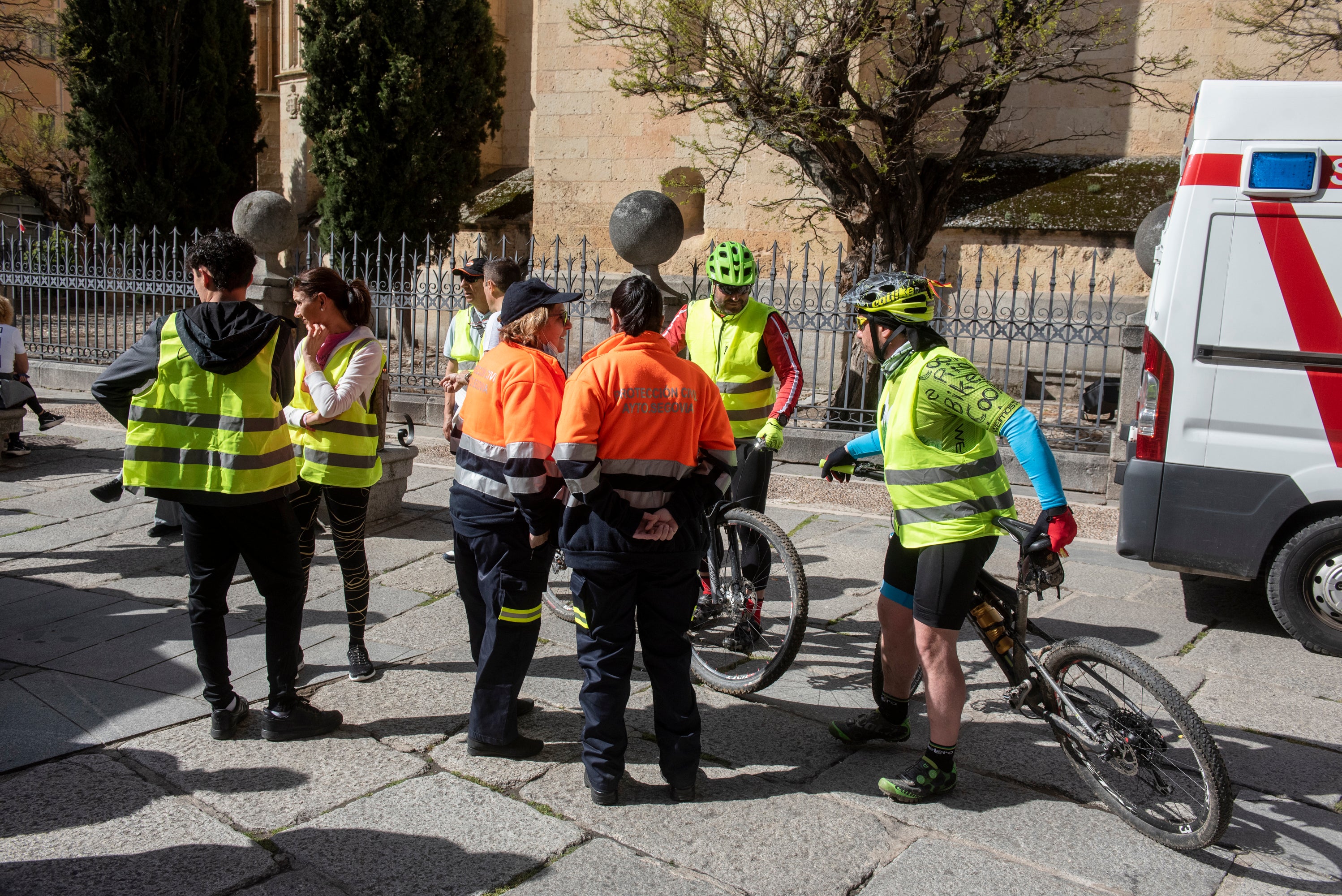 Cientos de mujeres marchan este 1 de mayo por las calles de Segovia.