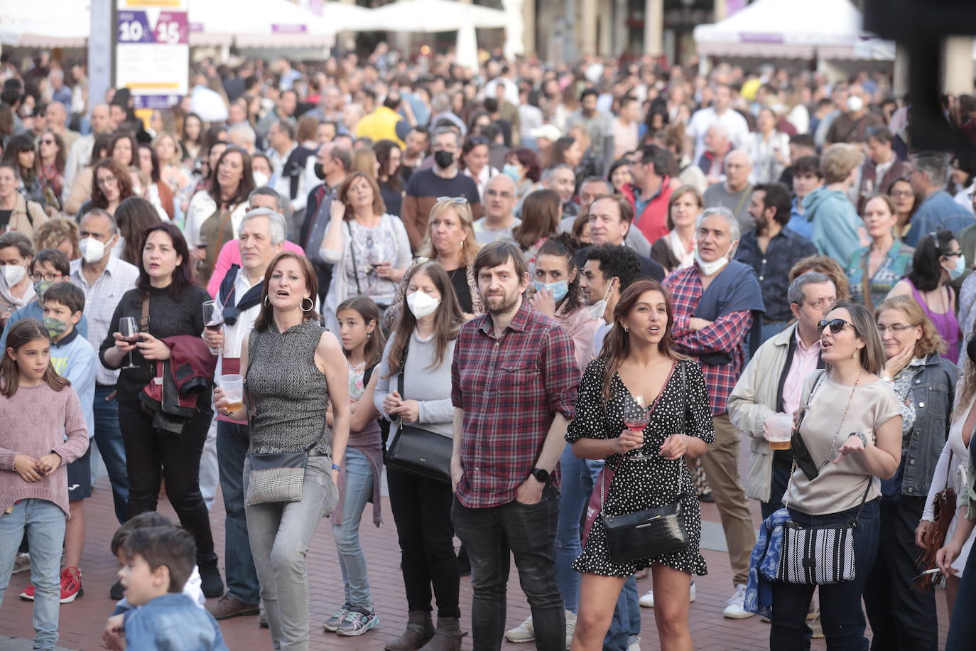 Fotos: Segunda jornada de Plaza Mayor del Vino en Valladolid (2/4)