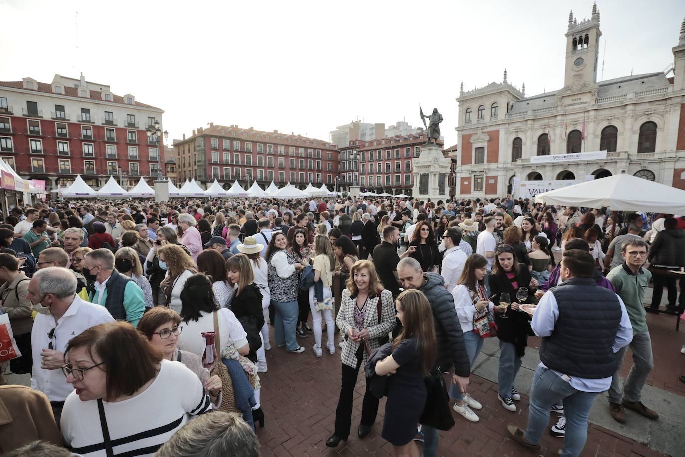 Fotos: Segunda jornada de Plaza Mayor del Vino en Valladolid (3/4)