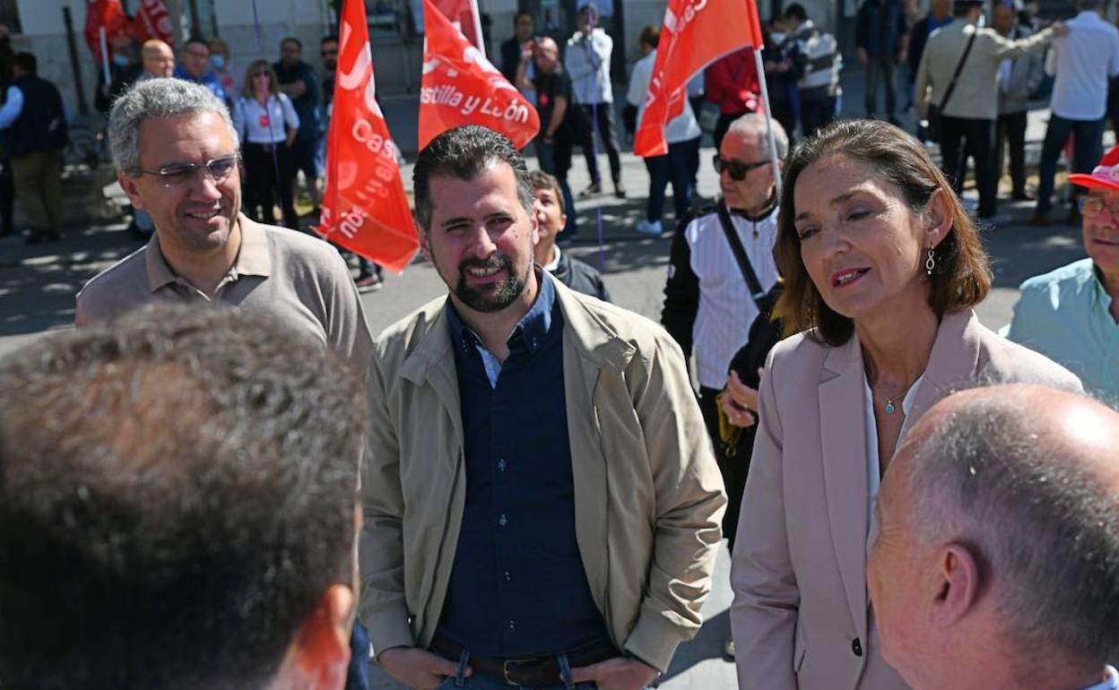 Luis Tudanca, con Javier Izquierdo y la ministra Reyes Maroto, este domingo, en Valladolid.