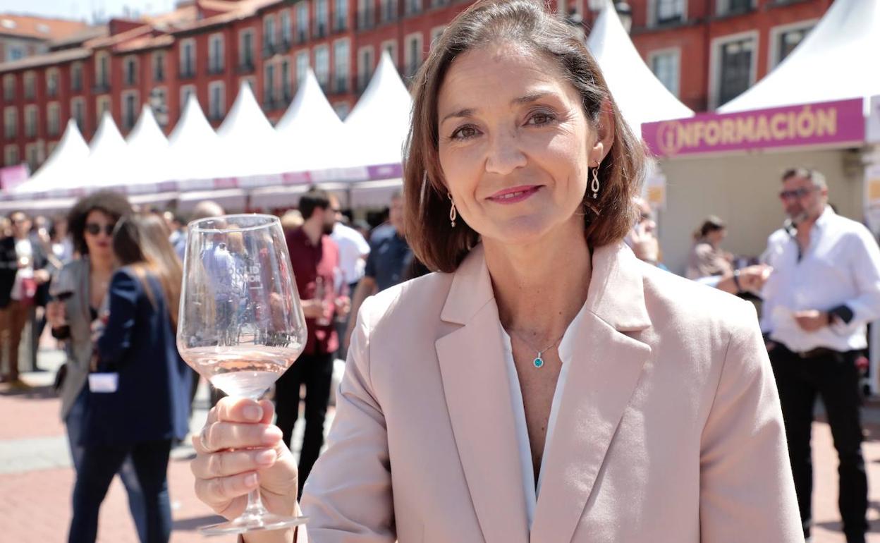 La ministra de Comercio, Industria y Turismo, Reyes Maroto, en 'Valladolid. Plaza Mayor del Vino'. 