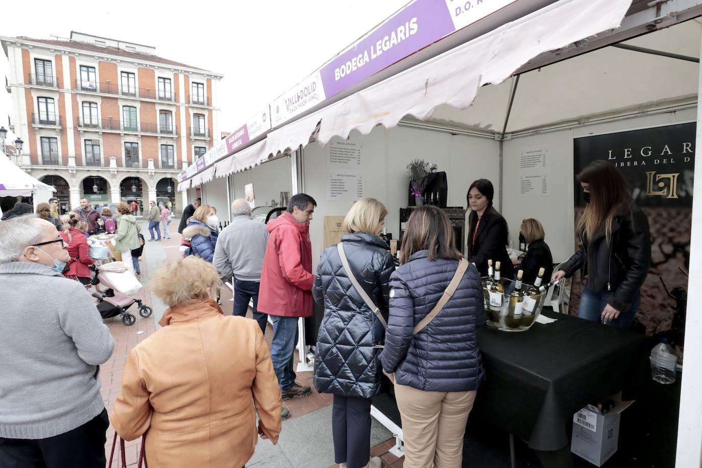 La jornada del lunes en la Plaza Mayor del Vino. 