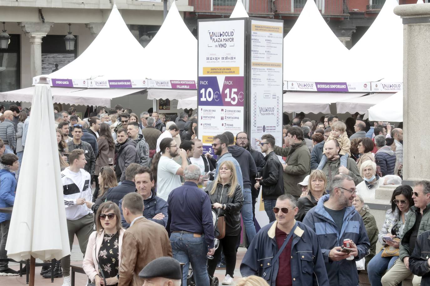 La jornada del lunes en la Plaza Mayor del Vino. 
