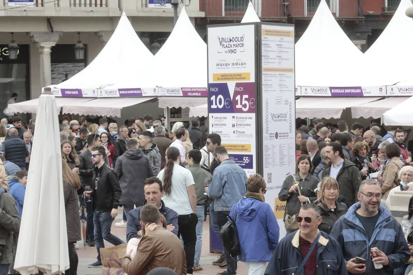 La jornada del lunes en la Plaza Mayor del Vino. 