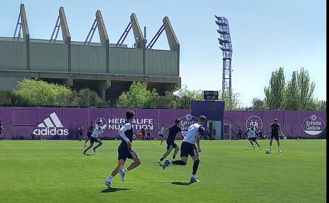 Los jugadores durante el partidillo de entrenamiento. 