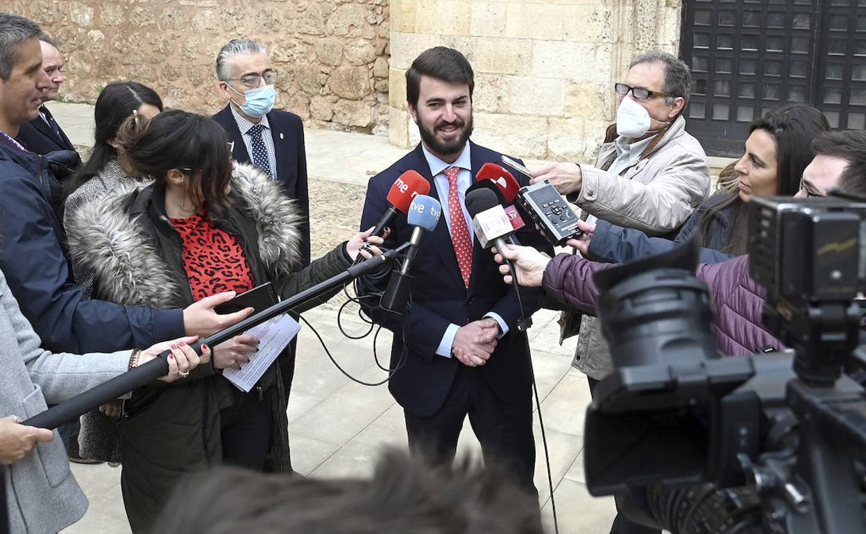 Juan García-Gallardo comparece ante los medios. 