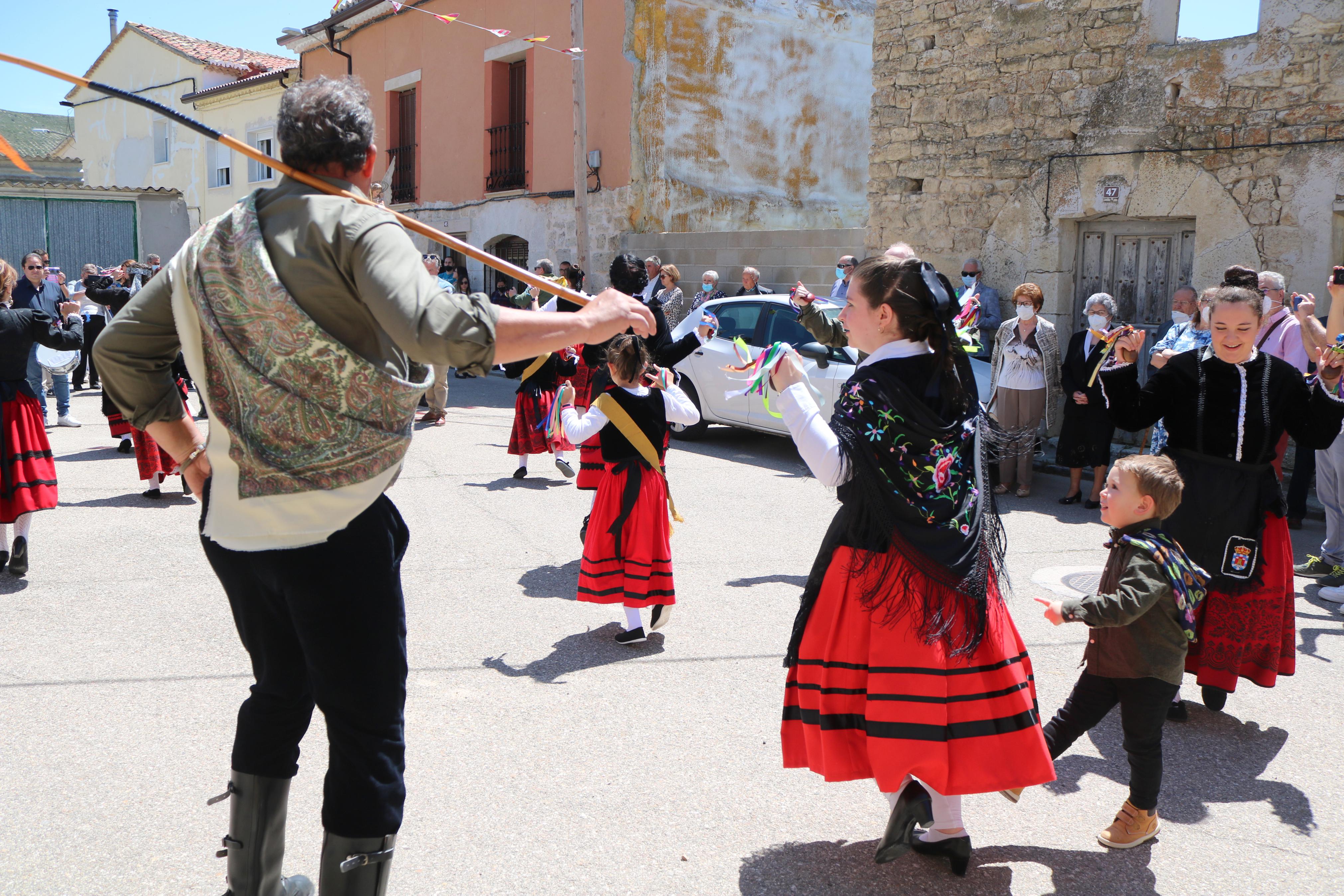 Los hornilleros danzaron en honor a San Miguel Arcángel