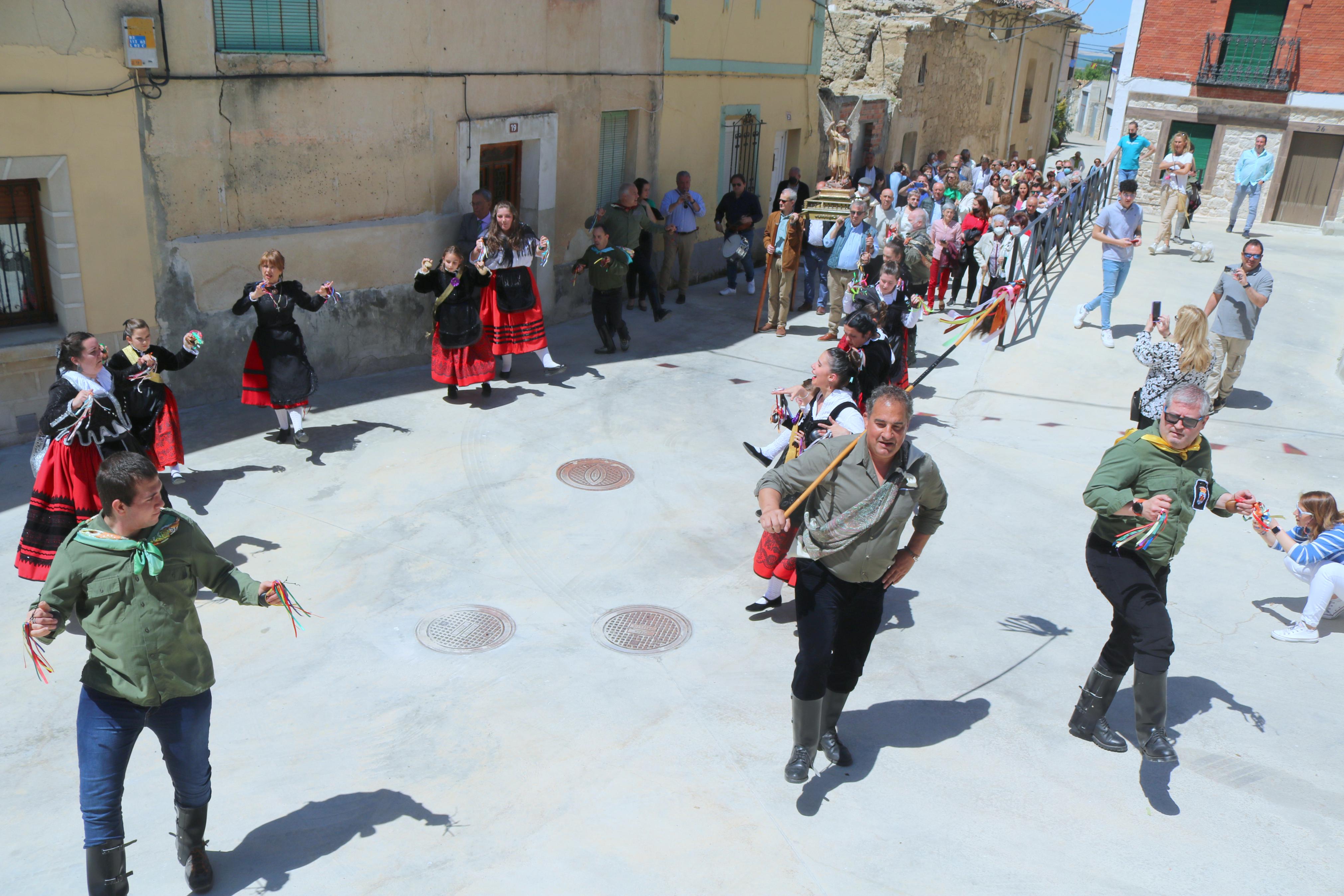 Los hornilleros danzaron en honor a San Miguel Arcángel