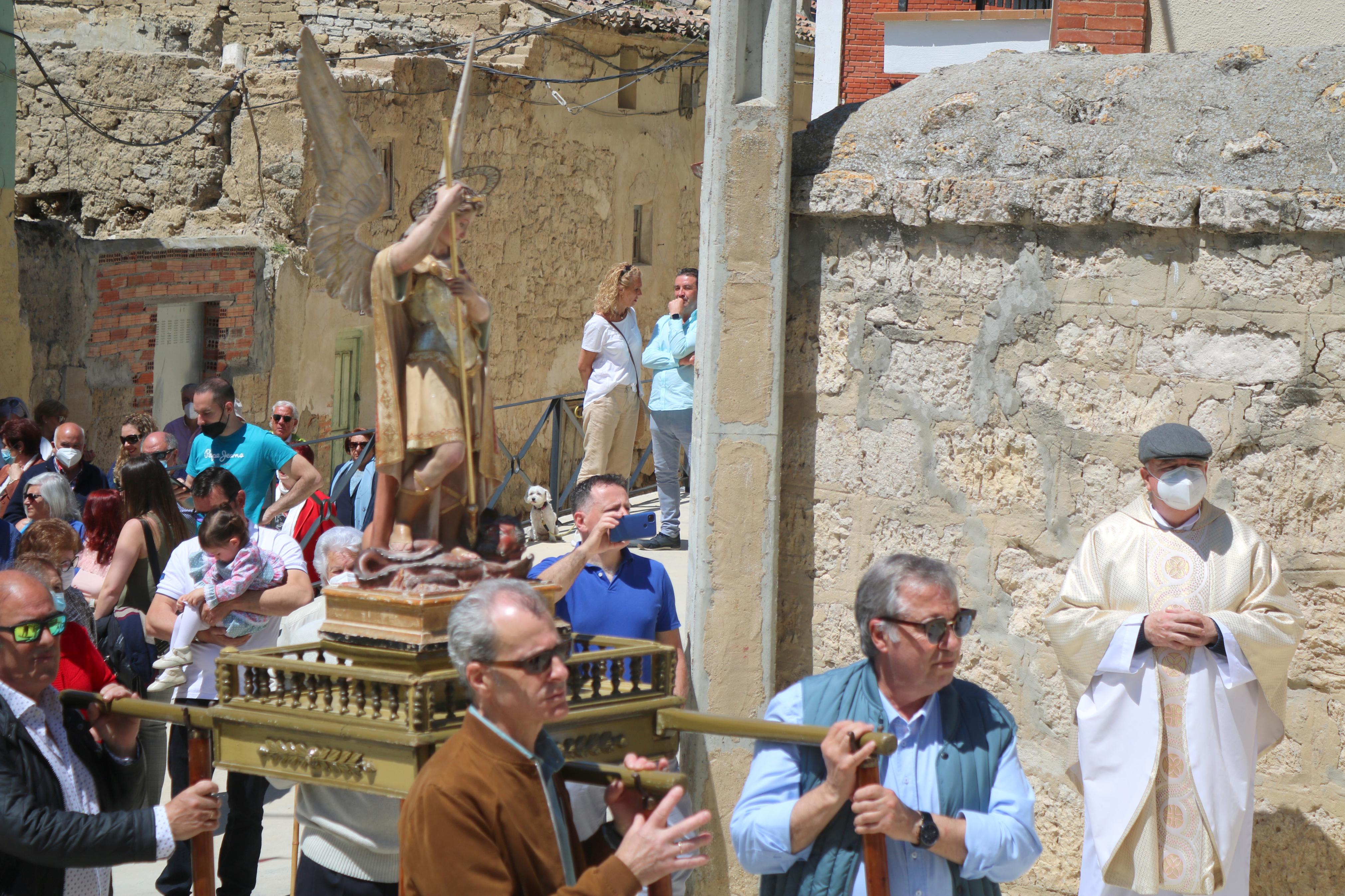 Los hornilleros danzaron en honor a San Miguel Arcángel