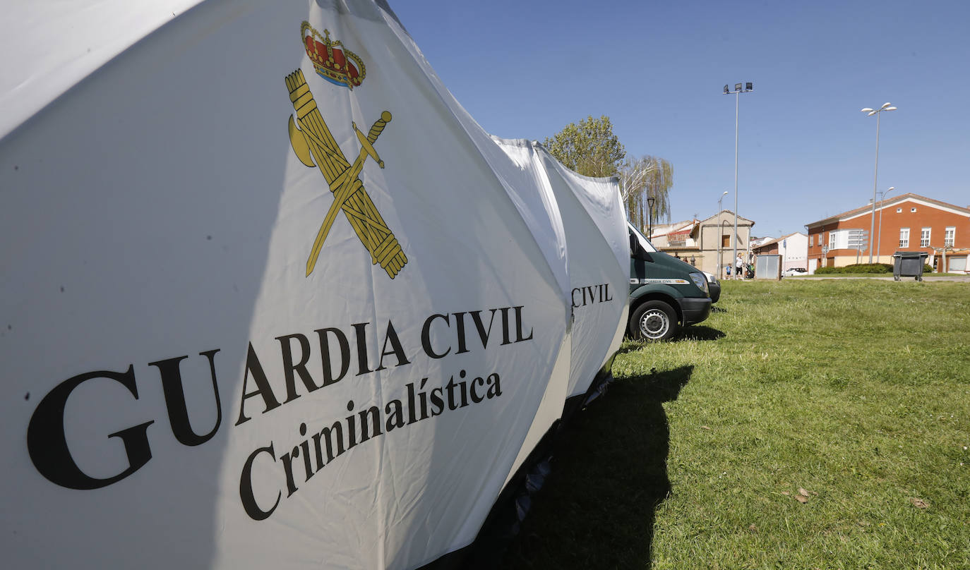 Los alumnos disfrutan con el material y los vehículos que utiliza la Guardia Civil en su cometido
