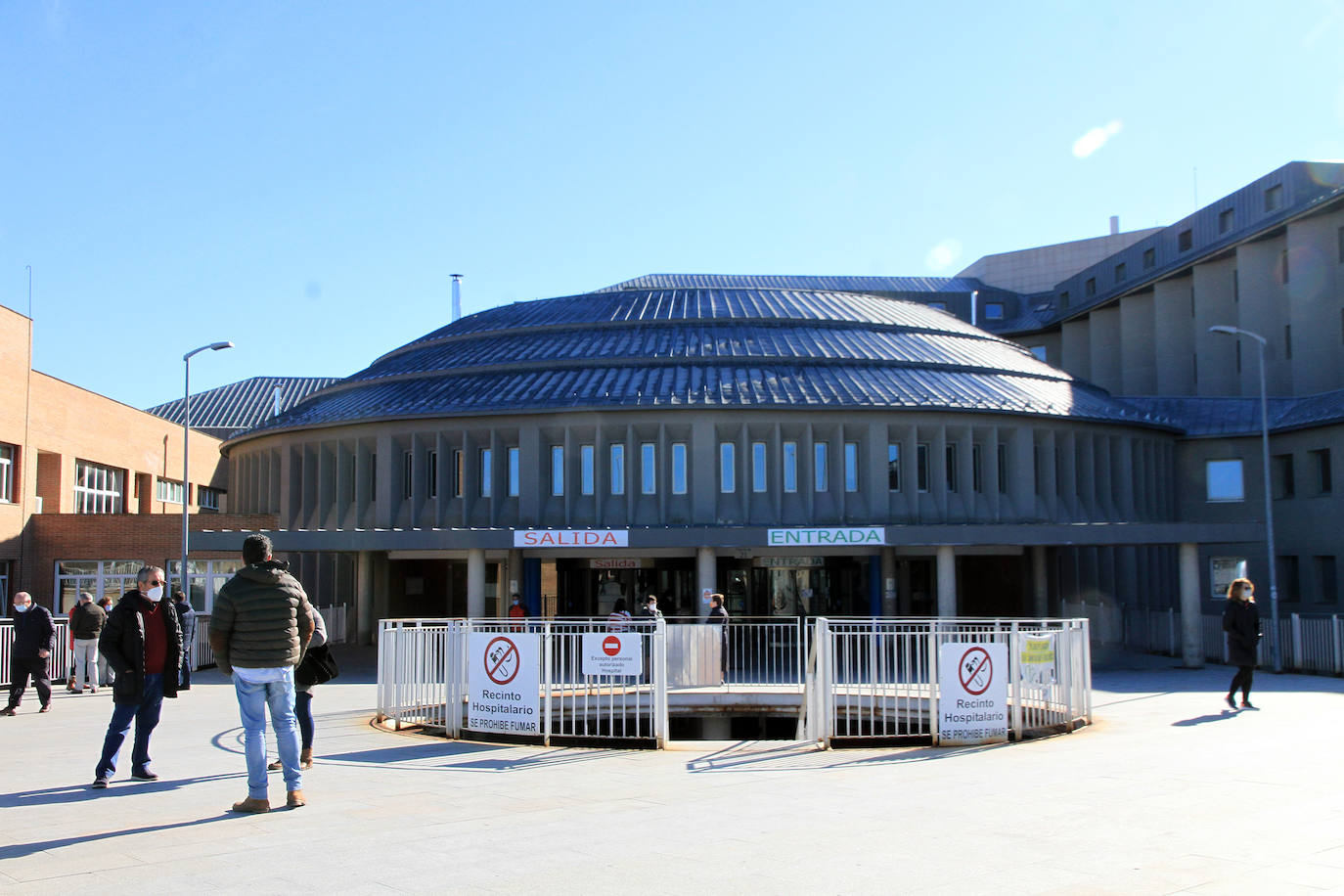 Entrada al Hospital General de Segovia.