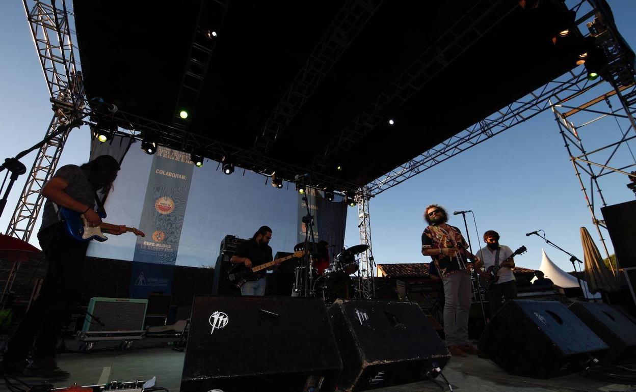 El Blues Béjar Festival volverá a llenar de música la plaza de El Castañar