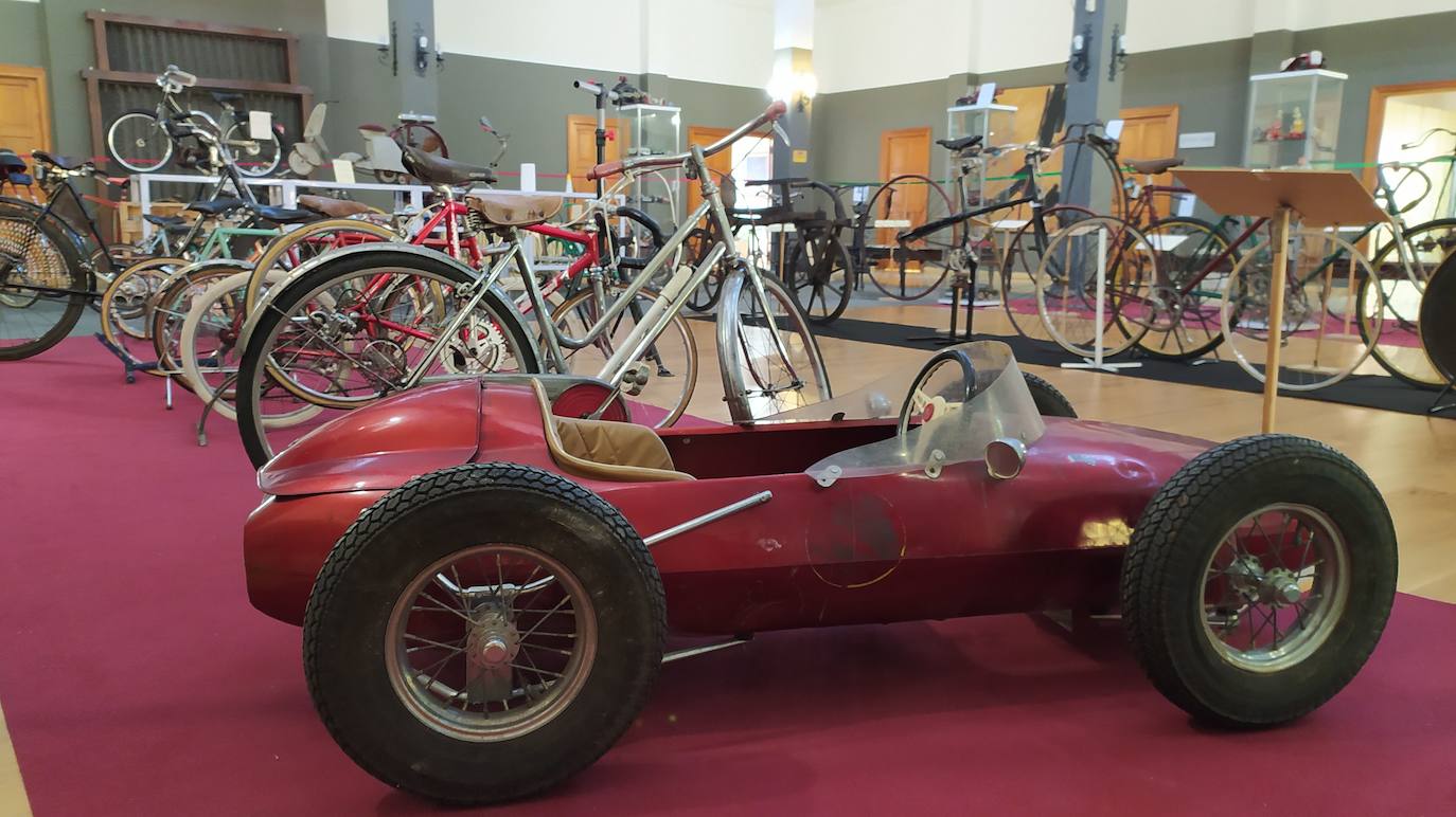 Fotos: Exposición de bicicletas antiguas en Medina de Rioseco