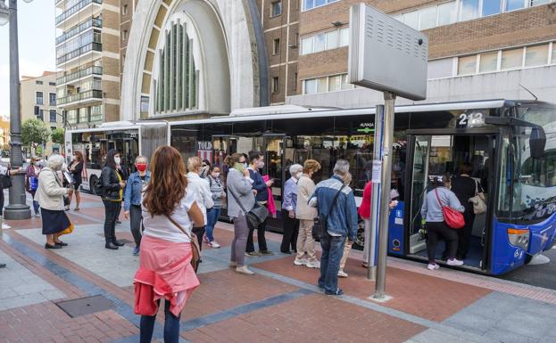 Auvasa quiere adelantar a las 5:30 horas el servicio de las líneas más utilizadas