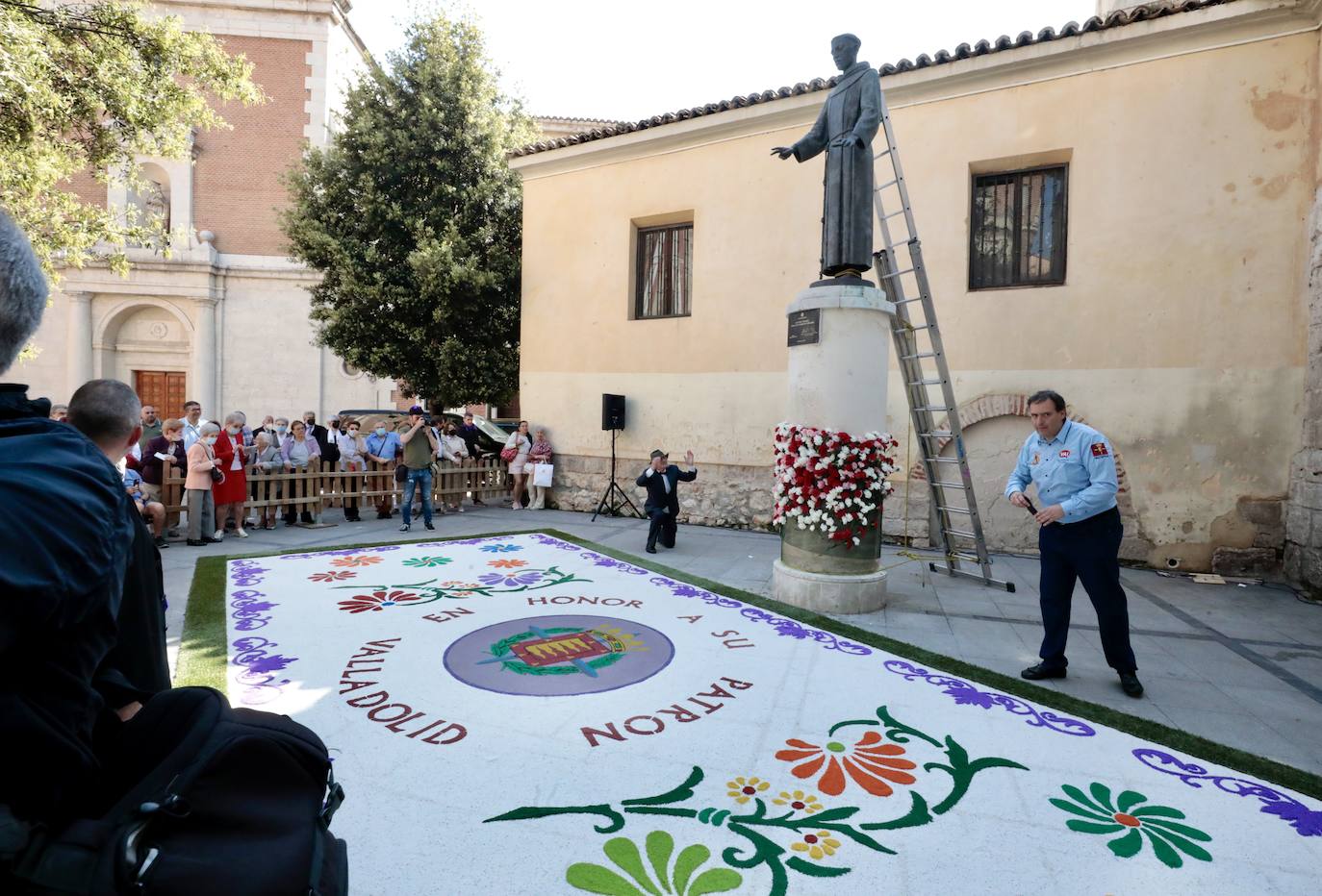 Fotos: Procesión y ofrenda floral a San Pedro Regalado en Valladolid