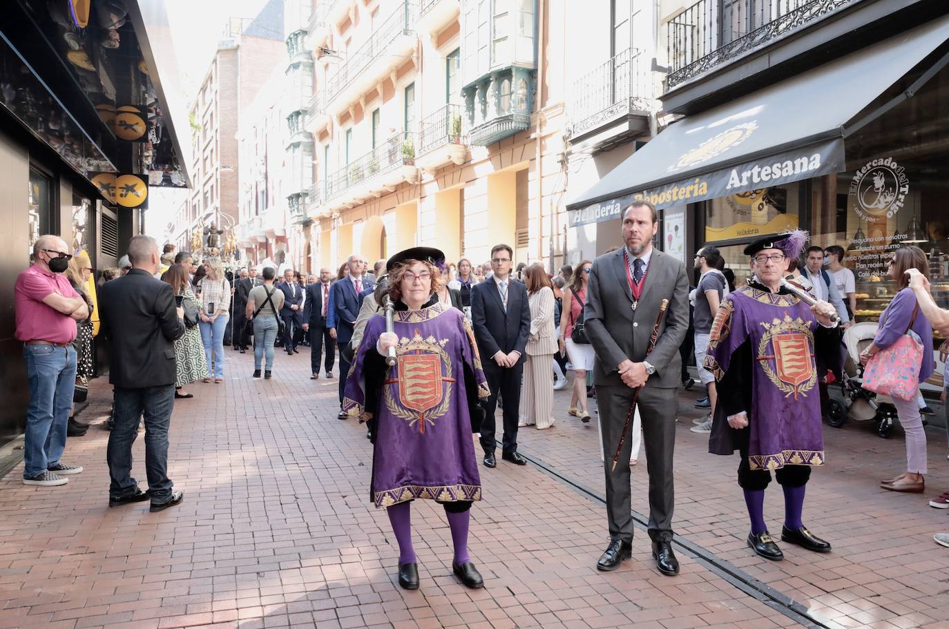 Fotos: Procesión y ofrenda floral a San Pedro Regalado en Valladolid