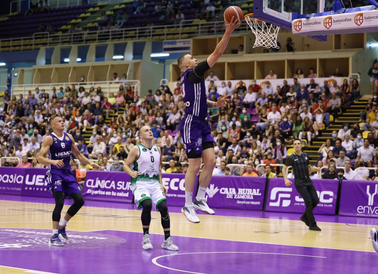 Fotos: Partido entre el Real Valladolid Baloncesto y el Cáceres (92-75)