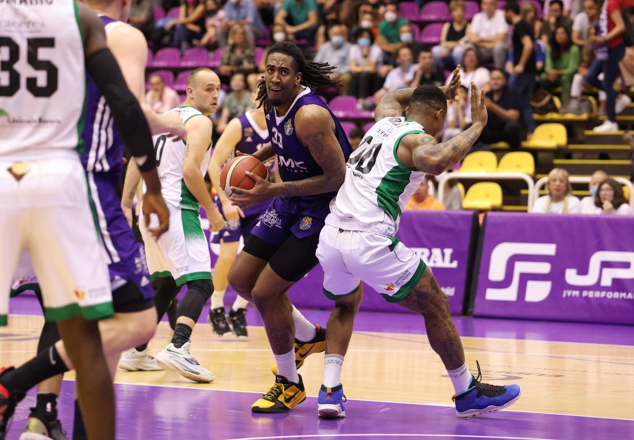 Fotos: Partido entre el Real Valladolid Baloncesto y el Cáceres (92-75)