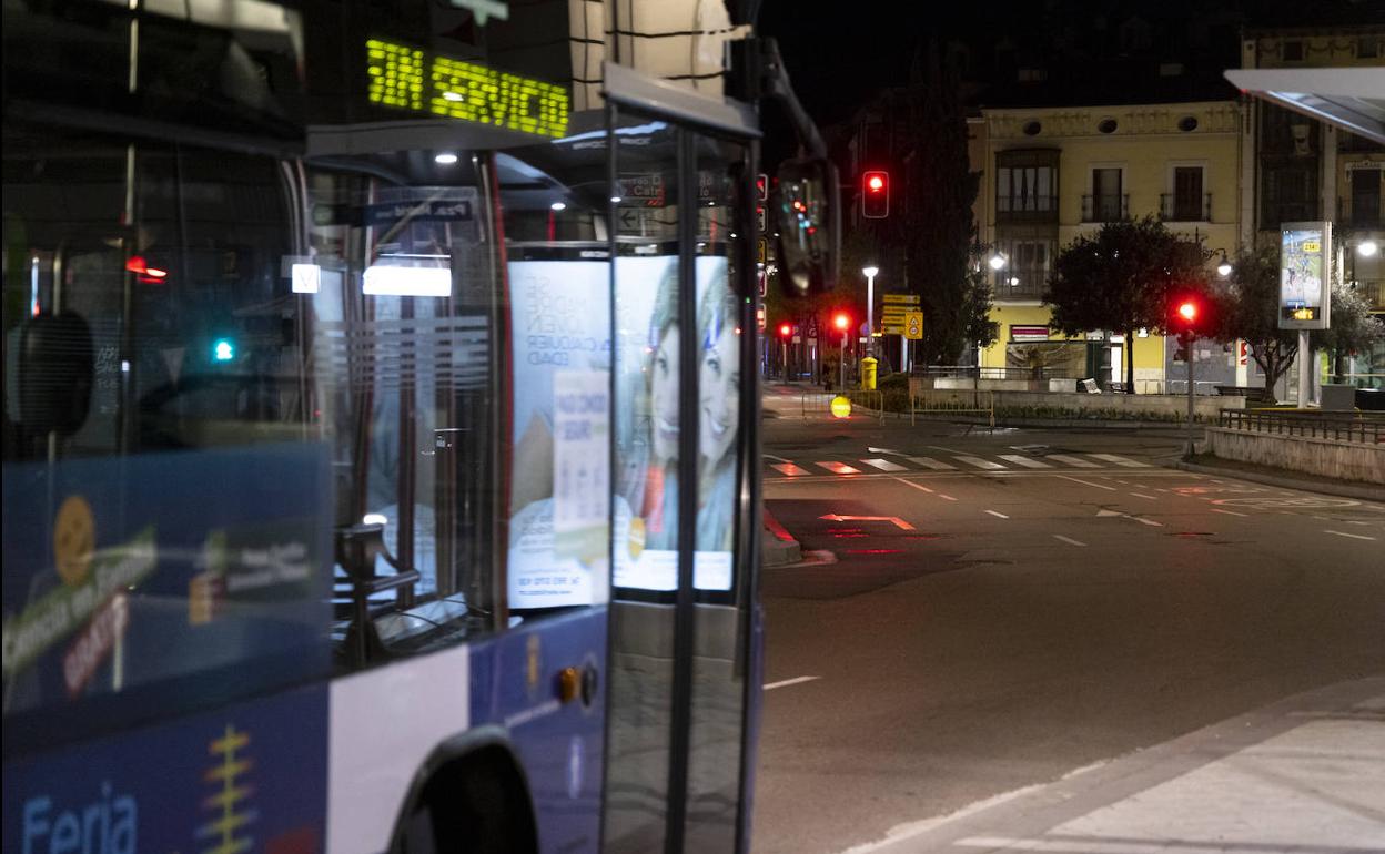 Bus nocturno de Auvasa.