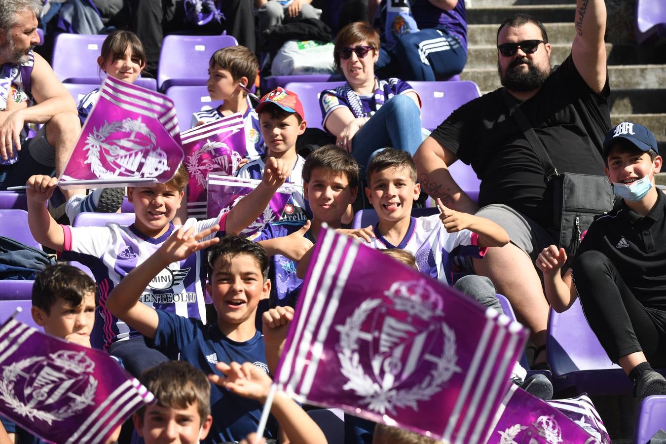 Fotos: Búscate en la grada del Zorrilla (2/6)