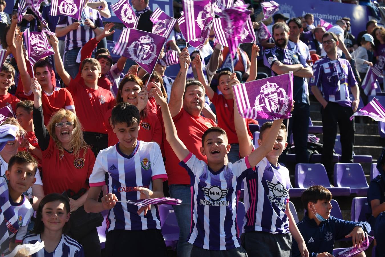 Fotos: Búscate en la grada del Zorrilla (3/6)