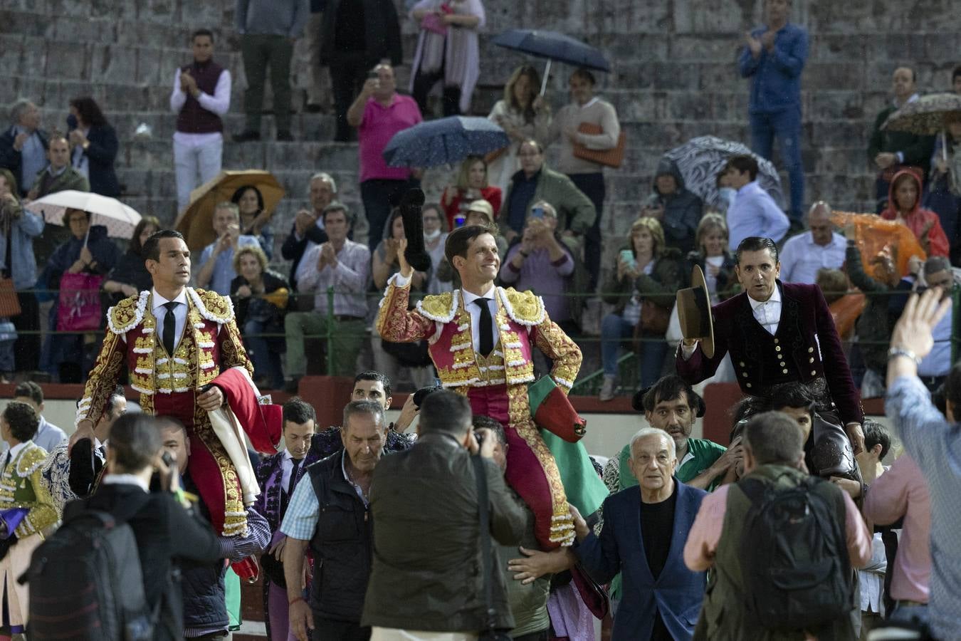 Fotos: Puerta grande en Valladolid para El Juli, Manzanares y Diego Ventura (1/2)