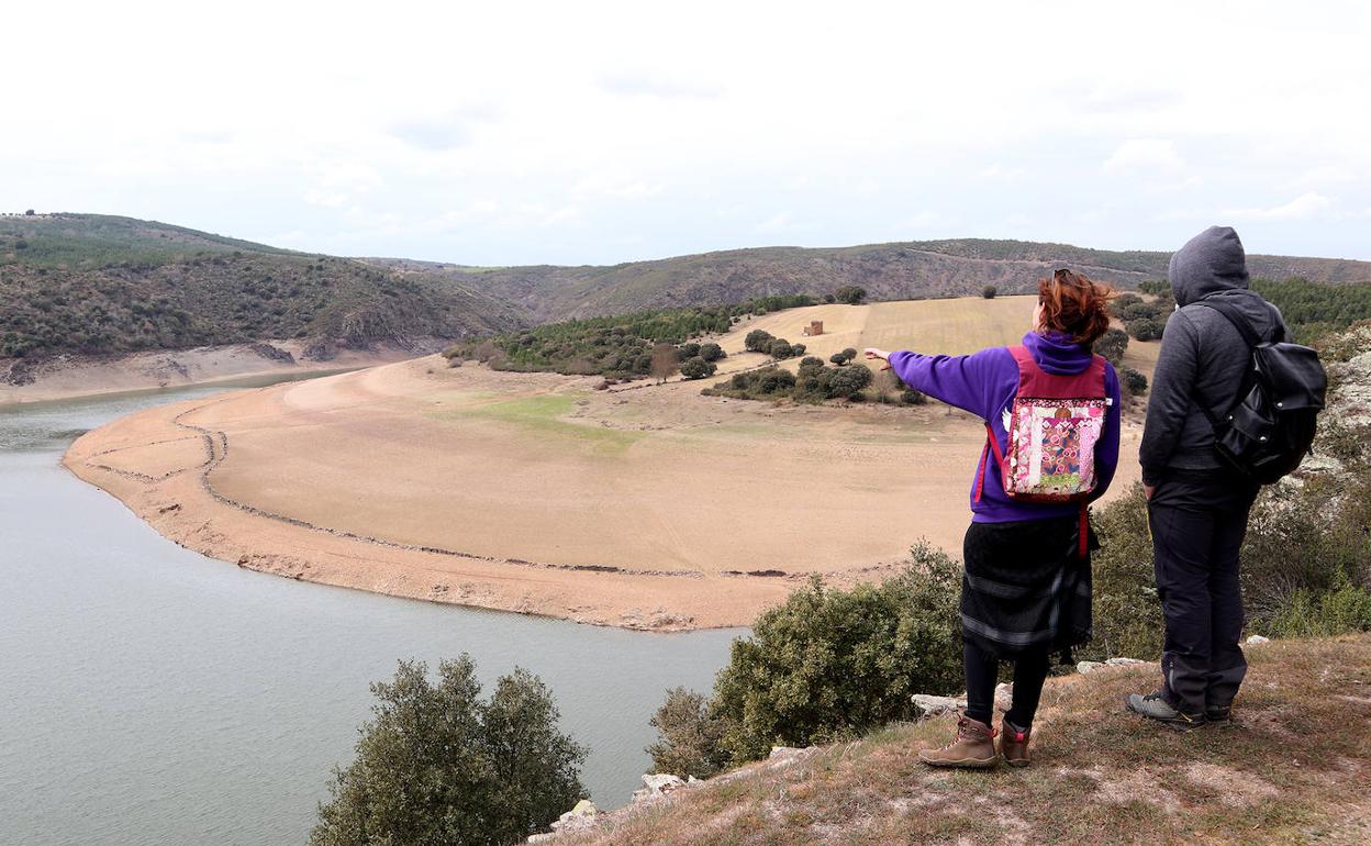 Vista actual del embalse de Ricobayo desde el término municipal de Castillo de Alba. 