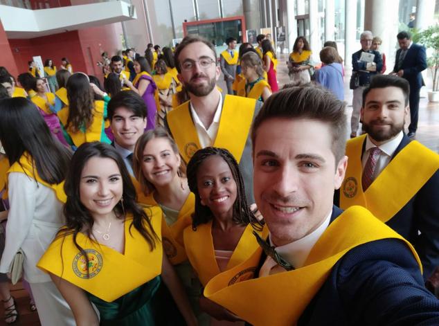 Diferentes momentos de la graduación.