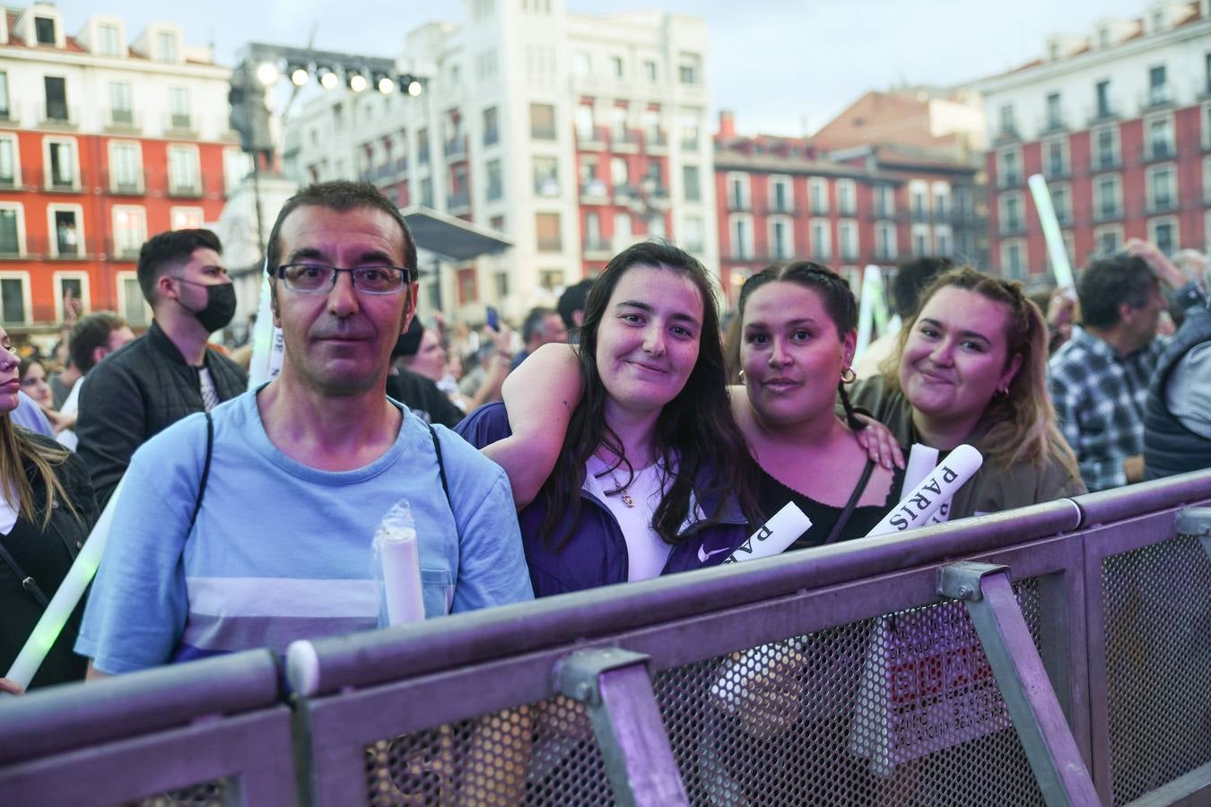 Fotos: El espectáculo de la París de Noia llega a la Plaza Mayor de Valladolid (1/2)