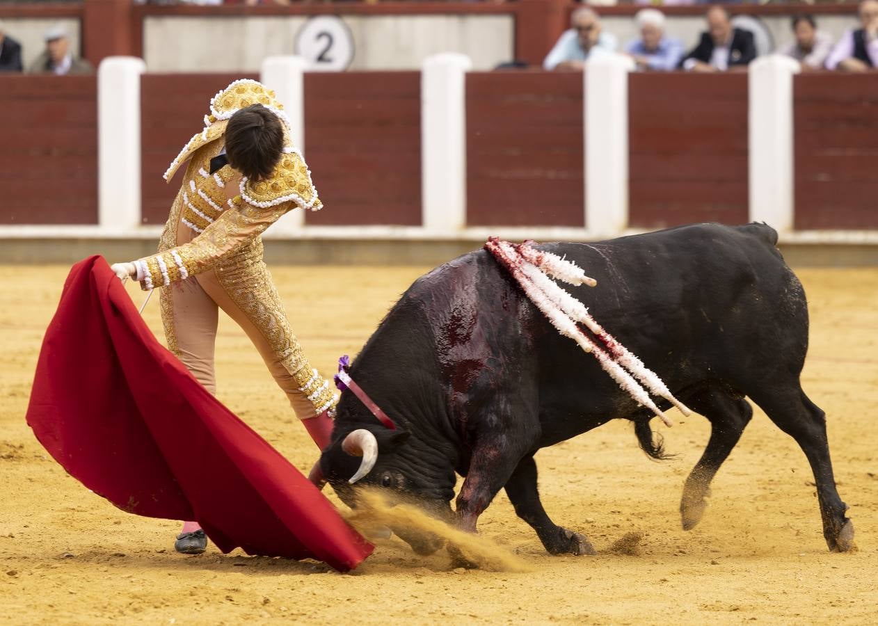 Fotos: Roca Rey y Tomás Rufo abren la puerta grande en Valladolid (1/3)