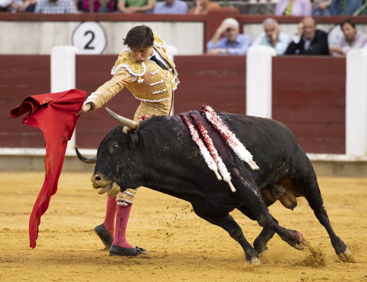 Fotos: Roca Rey y Tomás Rufo abren la puerta grande en Valladolid (2/3)
