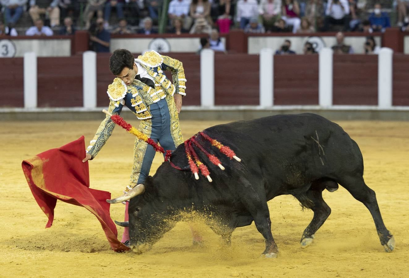 Fotos: Roca Rey y Tomás Rufo abren la puerta grande en Valladolid (3/3)
