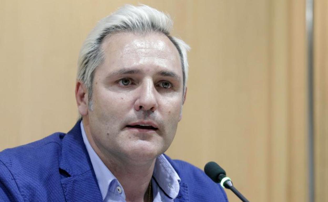 Cañizares se vuelve a cortar esta vez, un dedo