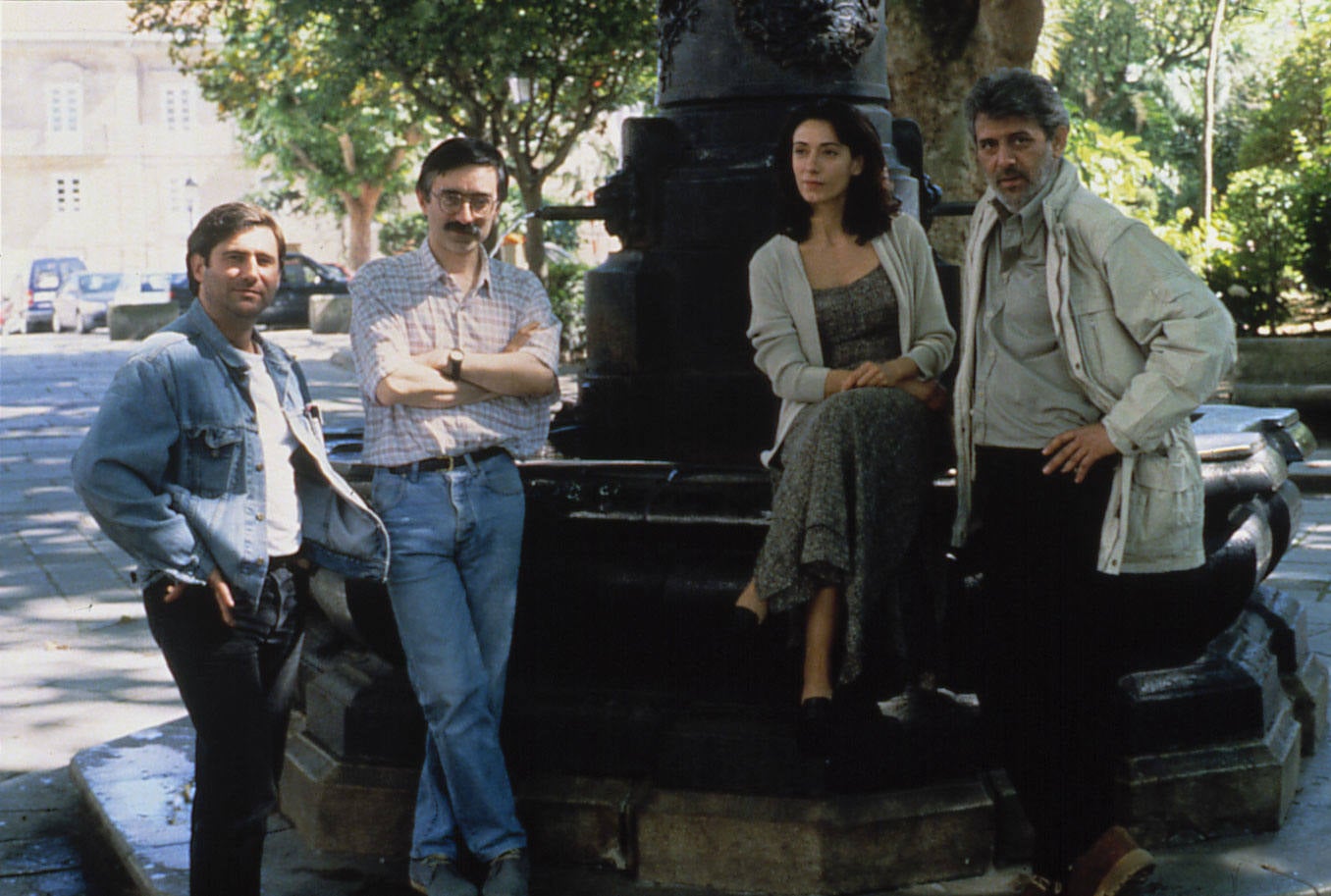 El director de la película 'Arde Amor', Raúl Veiga (2º I), junto a sus principales protagonistas, de izquierda a derecha: Sergi López, Rosana Pastor y Chete Lera