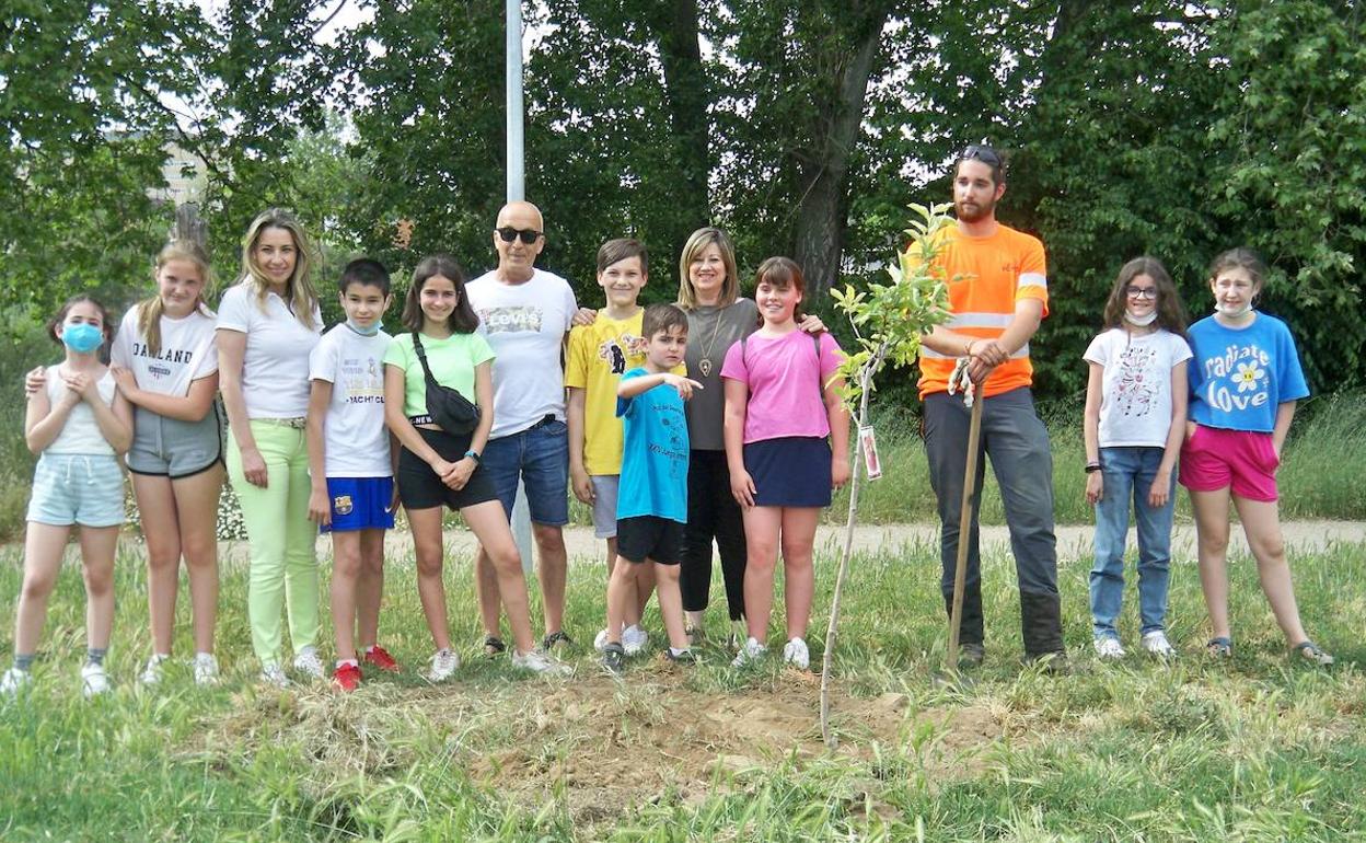 Foto de grupo de algunos de los participantes.