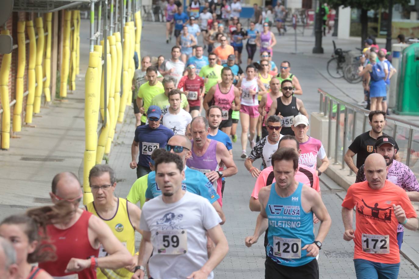Fotos: La Carrera de La Antigua reúne a medio millar de atletas en Valladolid (1/3)